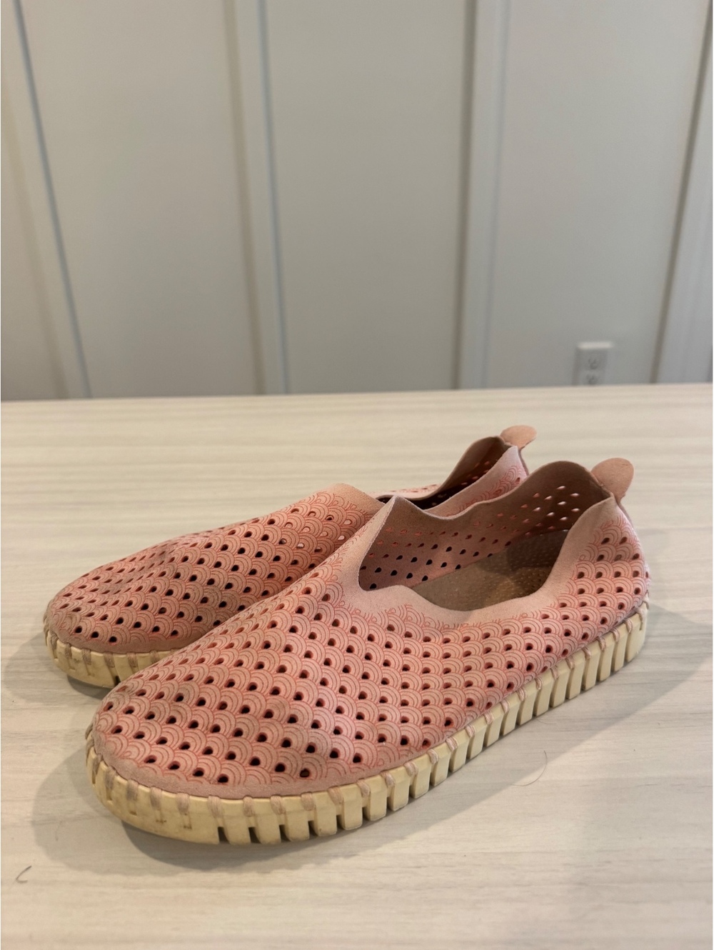 Ilse Jacobsen Tulip Pink Laser Cut Slip-On Shoes Size 37